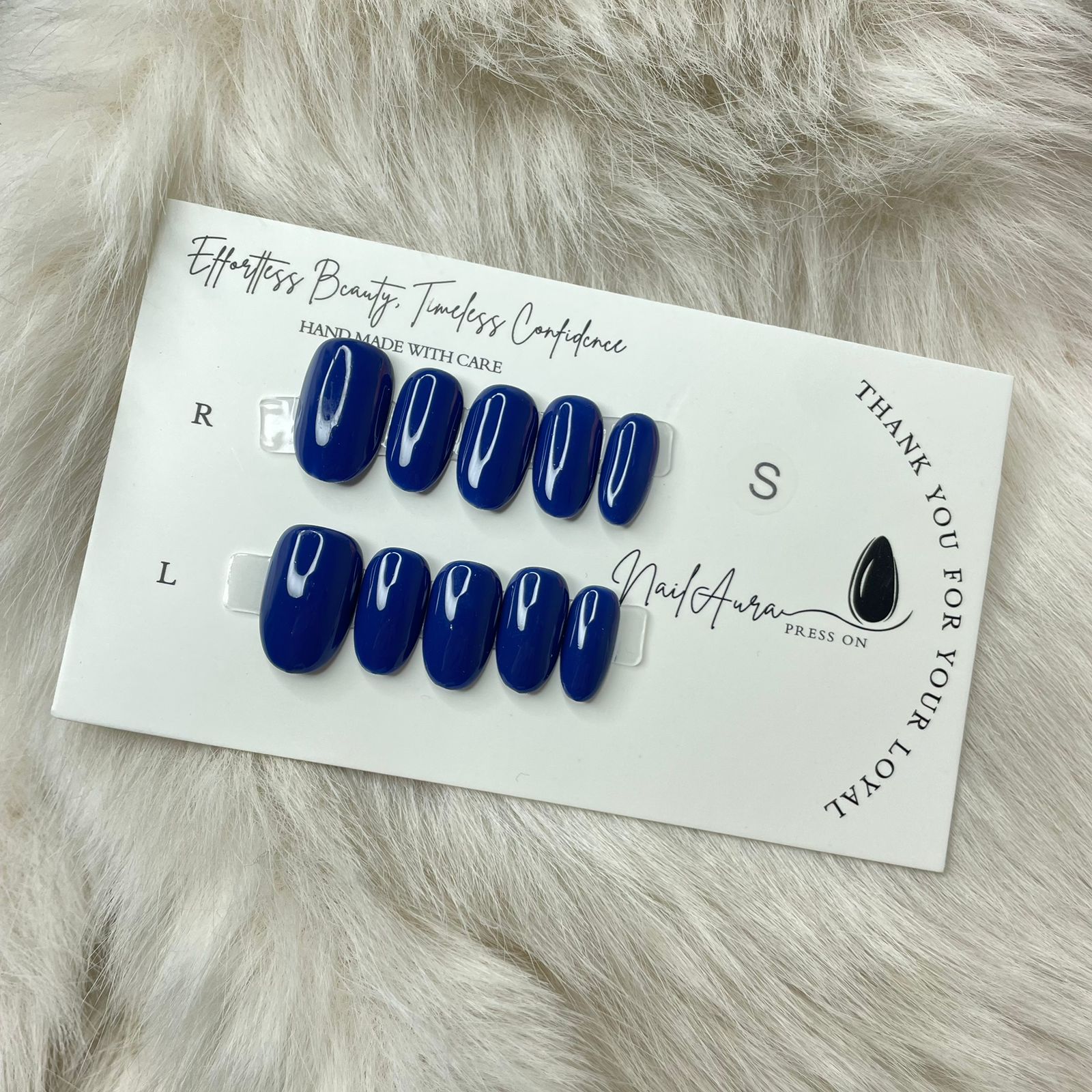 💗 Glossy Navy Blue Oval Nails