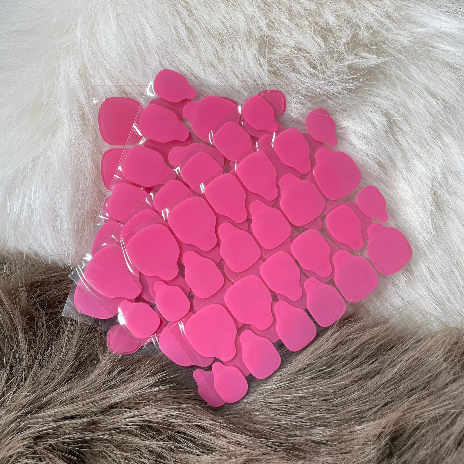 💗Strong Adhesive Nail Tabs — 4 Sheets (100 Tabs)