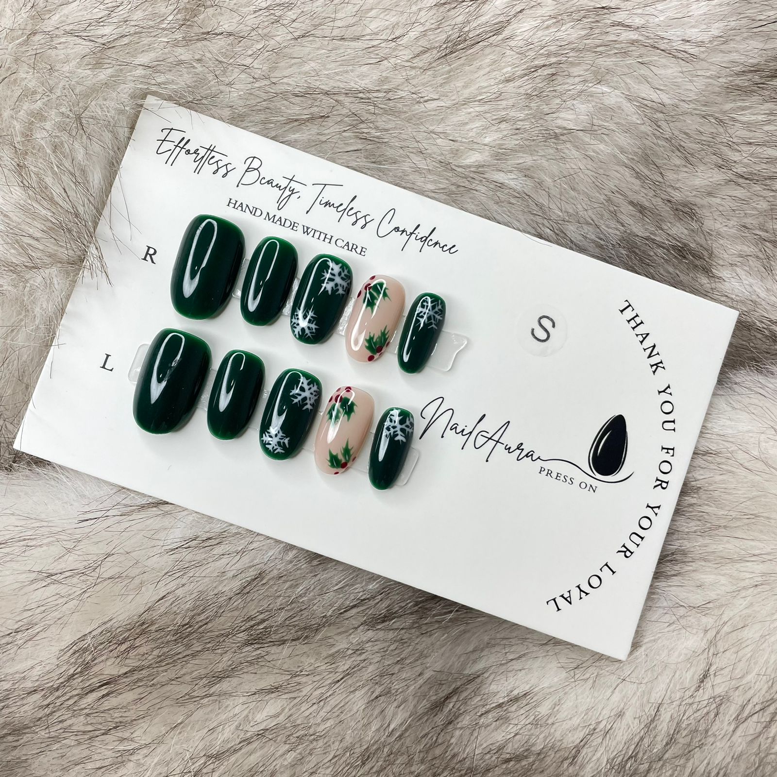 💗Emerald Winter Oval – Festive Green Press-On Nails